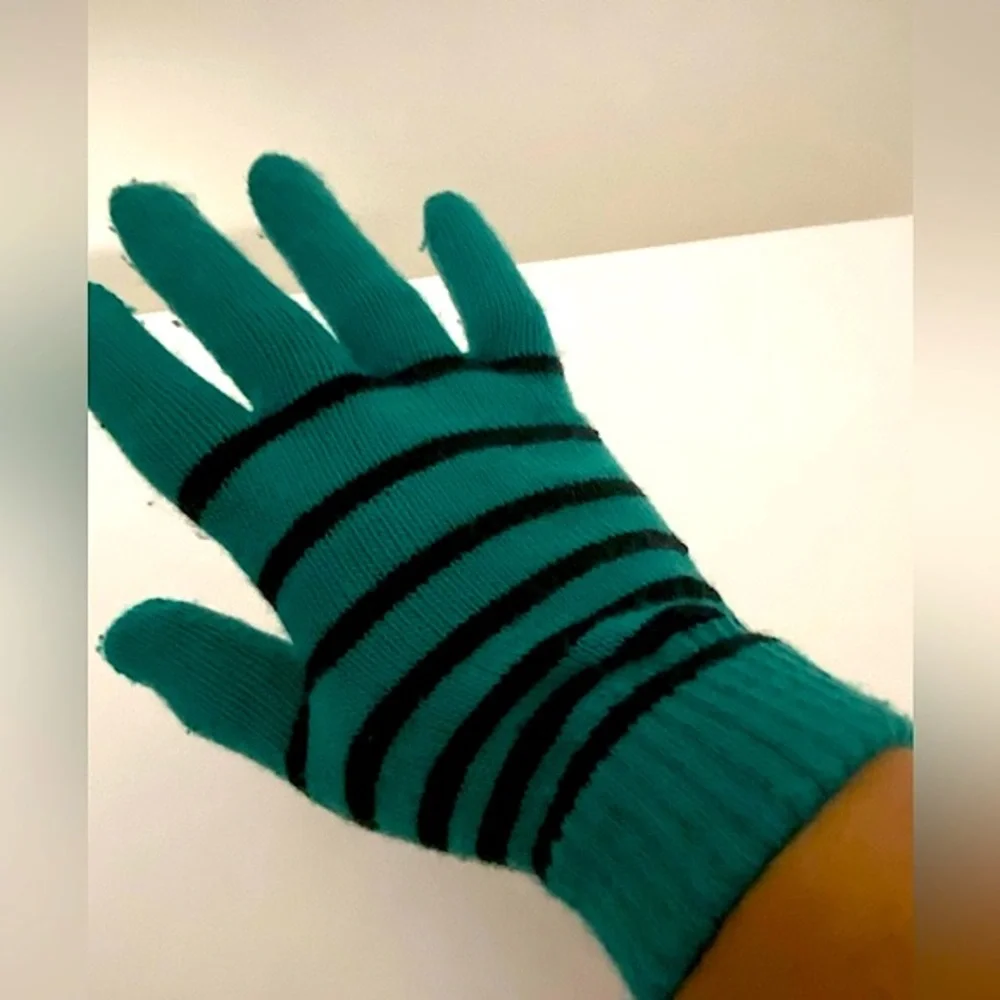 KNIT WINTER GLOVES